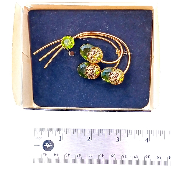 FALL ACORNS BROOCH EARRINGS original box green goldtone Signed Sarah Coventry - Picture 7 of 14